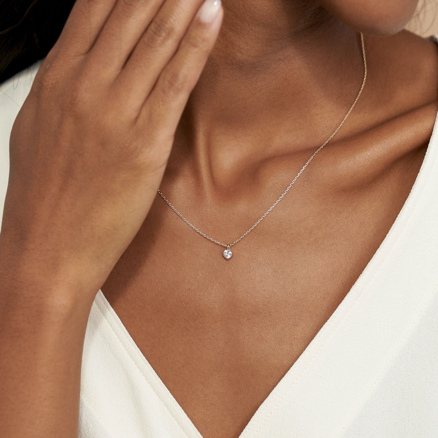 Solitaire Hanging Round Brilliant 14K Whitegold Necklace w. Lab-Grown Diamond
